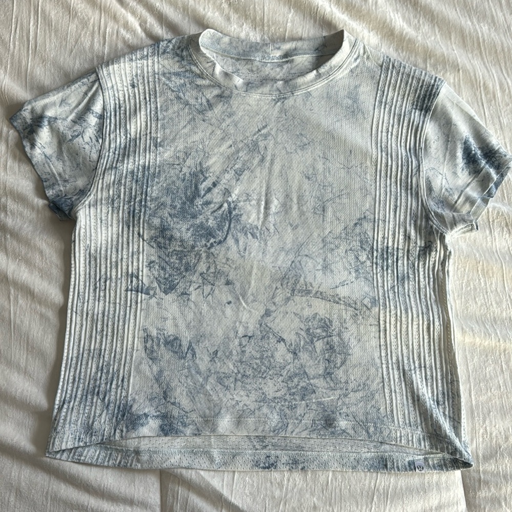 Lululemon workout T-shirt
